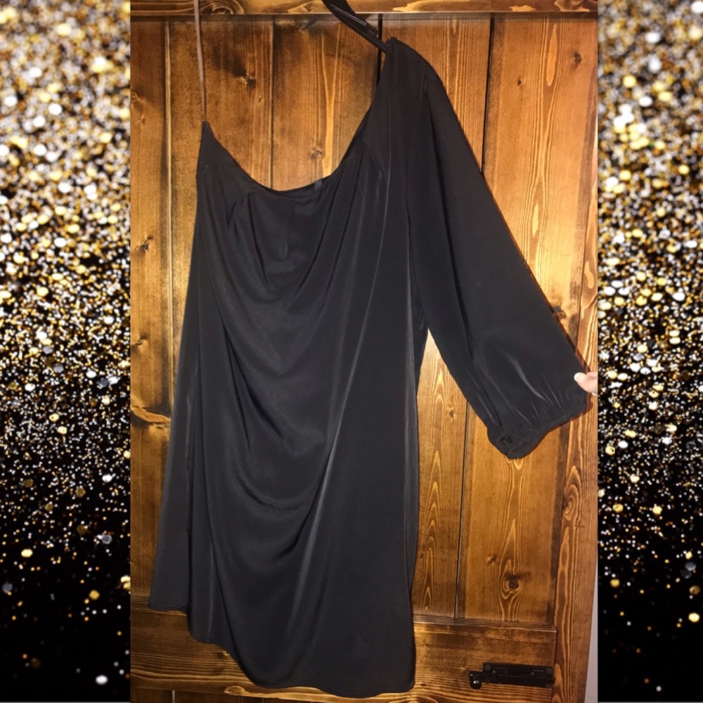❌SOLD❌One Shoulder Little Black Dress